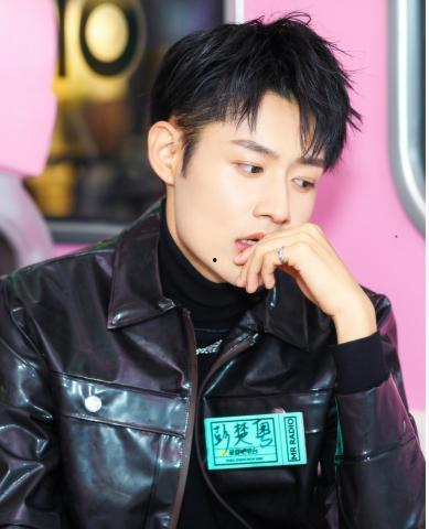 吃瓜男团x玖,揭秘娱乐圈的瓜田乐事